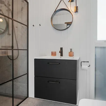 Ocean Front In With Wifi